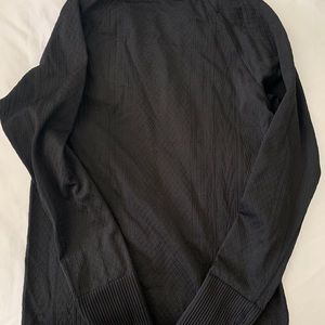 Lululemon black long sleeve size 6